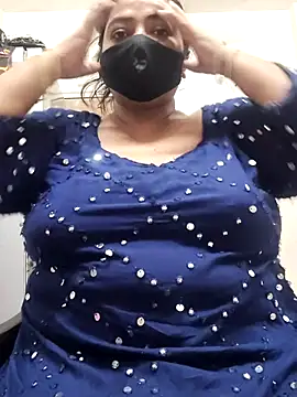 Snapshot of zeepe19 chatting on 10/29/25, 06:15 zeepe19 online show from 10/29/25, 06:15