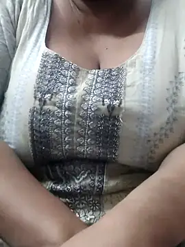 Snapshot of zeepe19 chatting on 11/04/25, 12:04 zeepe19 online show from 11/04/25, 12:04