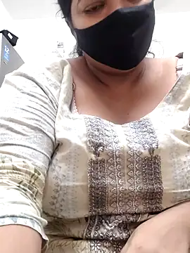 Snapshot of zeepe19 chatting on 11/05/25, 02:55 zeepe19 online show from 11/05/25, 02:55