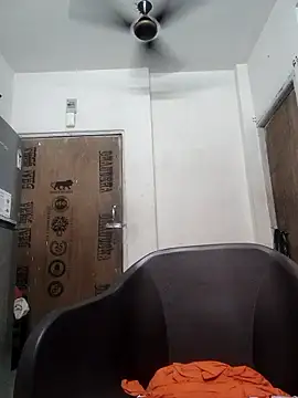 Snapshot of zeepe19 chatting on 11/07/25, 05:07 zeepe19 online show from 11/07/25, 05:07