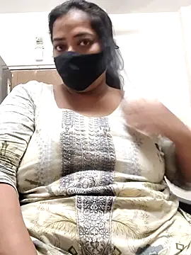 Snapshot of zeepe19 chatting on 11/08/25, 05:56 zeepe19 online show from 11/08/25, 05:56