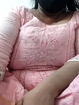 Snapshot of zeepe19 chatting on 11/12/25, 07:31 zeepe19 online show from 11/12/25, 07:31