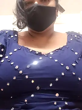 Snapshot of zeepe19 chatting on 11/17/25, 05:57 zeepe19 online show from 11/17/25, 05:57