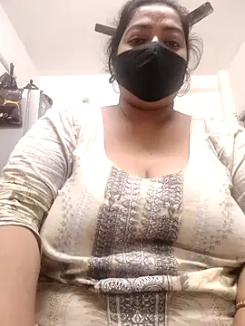 Snapshot of zeepe19 chatting on 11/19/25, 05:40 zeepe19 online show from 11/19/25, 05:40