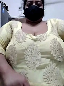 Snapshot of zeepe19 chatting on 11/20/25, 06:40 zeepe19 online show from 11/20/25, 06:40