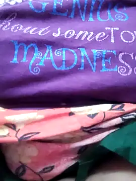 Snapshot of zeepe19 chatting on 11/24/25, 04:01 zeepe19 online show from 11/24/25, 04:01