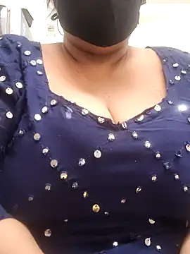 Snapshot of zeepe19 chatting on 11/25/25, 07:30 zeepe19 online show from 11/25/25, 07:30