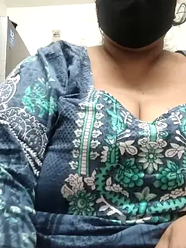 Snapshot of zeepe19 chatting on 11/30/25, 08:18 zeepe19 online show from 11/30/25, 08:18