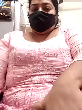 Snapshot of zeepe19 chatting on 12/02/25, 12:43 zeepe19 online show from 12/02/25, 12:43