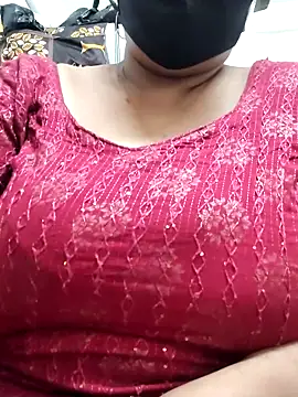 Snapshot of zeepe19 chatting on 12/14/25, 08:30 zeepe19 online show from 12/14/25, 08:30