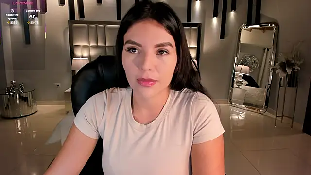 Snapshot of ValeriaRoldanX chatting on 11/19/25, 03:17 ValeriaRoldanX online show from 11/19/25, 03:17