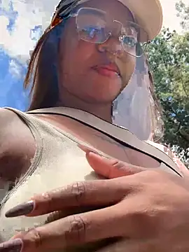 tiana nave online show from 10/12/25, 04:17