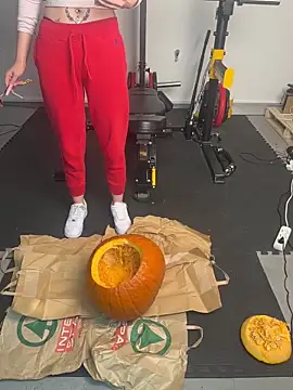 MacTroy online show from 10/16/25, 04:41