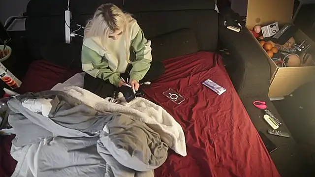 MacTroy online show from 11/24/25, 08:41