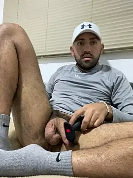 JuanZapata33 online show from 12/03/24, 11:57