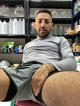 JuanZapata33 online show from 12/27/24, 06:53