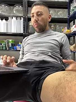 JuanZapata33 online show from 01/07/25, 06:14