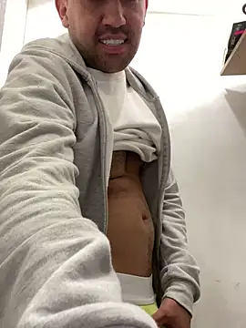 JuanZapata33 online show from 01/22/25, 07:56