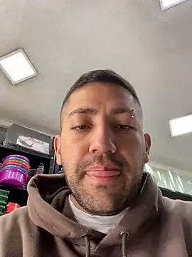 JuanZapata33 online show from 01/27/25, 07:46