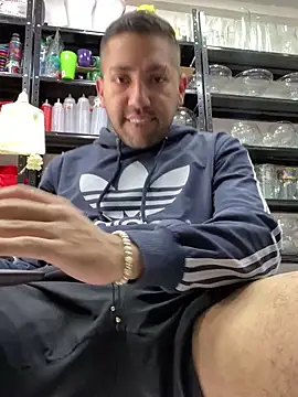 JuanZapata33 online show from 01/30/25, 06:21