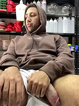 JuanZapata33 online show from 02/10/25, 06:13