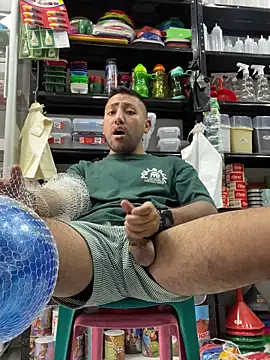 JuanZapata33 online show from 09/10/25, 05:02