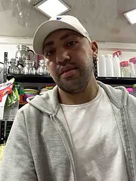 JuanZapata33 online show from 10/07/25, 11:13