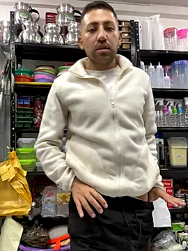 JuanZapata33 online show from 10/23/25, 09:57