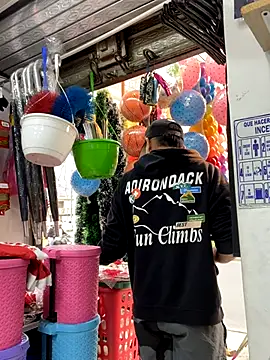 Snapshot of JuanZapata33 chatting on 11/11/25, 09:48 JuanZapata33 online show from 11/11/25, 09:48