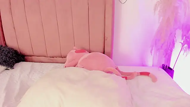 Snapshot of CamiloDoumit chatting on 09/19/25, 05:24 CamiloDoumit online show from 09/19/25, 05:24