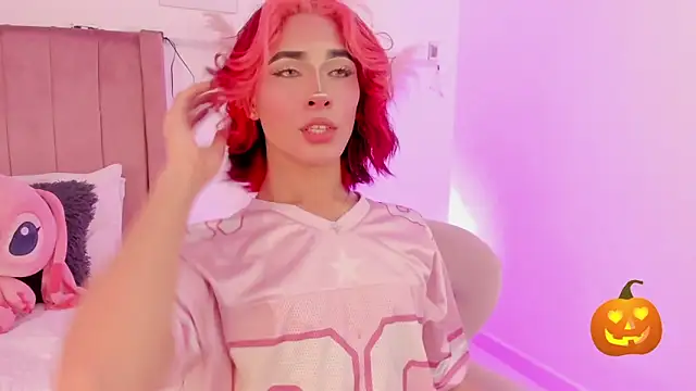 Snapshot of CamiloDoumit chatting on 10/20/25, 05:02 CamiloDoumit online show from 10/20/25, 05:02