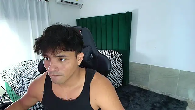 Snapshot of man_dur07 chatting on 02/11/26, 05:23 man dur07 online show from 02/11/26, 05:23