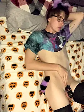 YourFavTwinkie online show from 09/29/25, 05:12