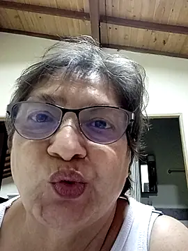 Snapshot of florecita69 chatting on 03/21/25, 02:07 florecita69 online show from 03/21/25, 02:07