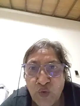 Snapshot of florecita69 chatting on 09/20/25, 02:51 florecita69 online show from 09/20/25, 02:51