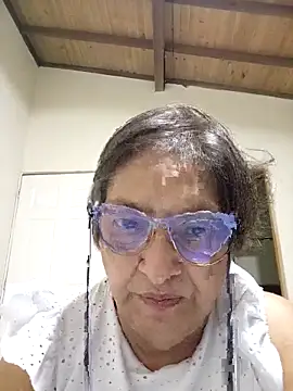 Snapshot of florecita69 chatting on 10/04/25, 03:04 florecita69 online show from 10/04/25, 03:04