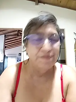 Snapshot of florecita69 chatting on 10/07/25, 09:23 florecita69 online show from 10/07/25, 09:23
