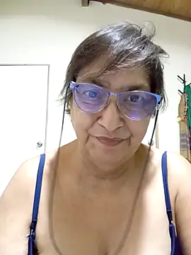 Snapshot of florecita69 chatting on 10/12/25, 01:15 florecita69 online show from 10/12/25, 01:15