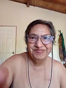 Snapshot of florecita69 chatting on 10/15/25, 02:28 florecita69 online show from 10/15/25, 02:28