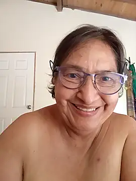 Snapshot of florecita69 chatting on 10/20/25, 02:17 florecita69 online show from 10/20/25, 02:17
