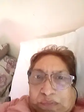 Snapshot of florecita69 chatting on 11/13/25, 07:57 florecita69 online show from 11/13/25, 07:57