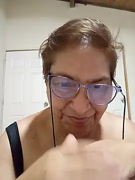 Snapshot of florecita69 chatting on 11/14/25, 02:16 florecita69 online show from 11/14/25, 02:16