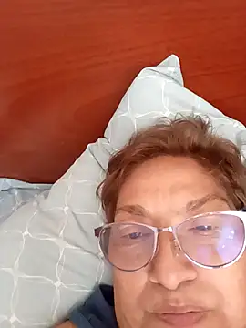 Snapshot of florecita69 chatting on 11/19/25, 12:16 florecita69 online show from 11/19/25, 12:16