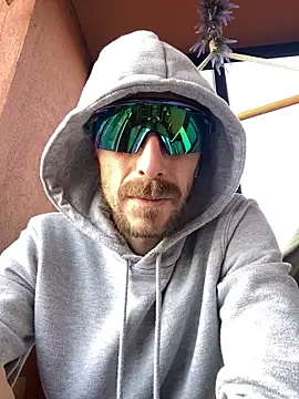 dann1111 online show from 11/08/25, 02:28