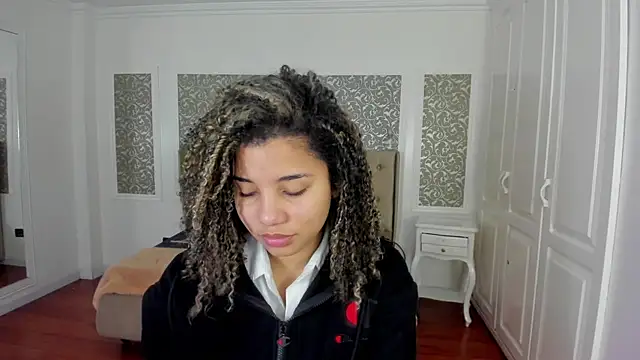 Mayaa ross online show from 09/12/25, 01:38