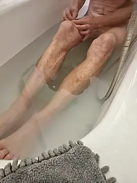 Snapshot of hotbi1981 chatting on 10/09/25, 07:28 hotbi1981 online show from 10/09/25, 07:28