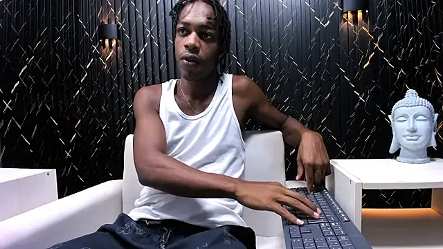 LarryCollin online show from 02/11/25, 03:40