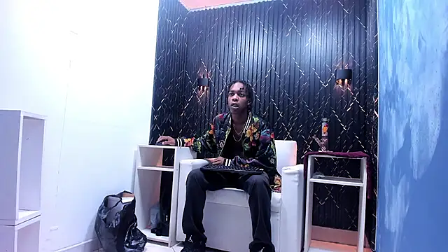 LarryCollin online show from 02/12/25, 03:18