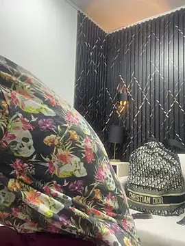 LarryCollin online show from 03/19/25, 04:03