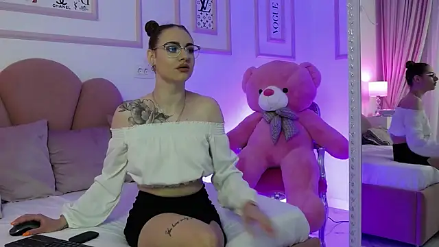 Abby  White online show from 01/28/25, 05:03